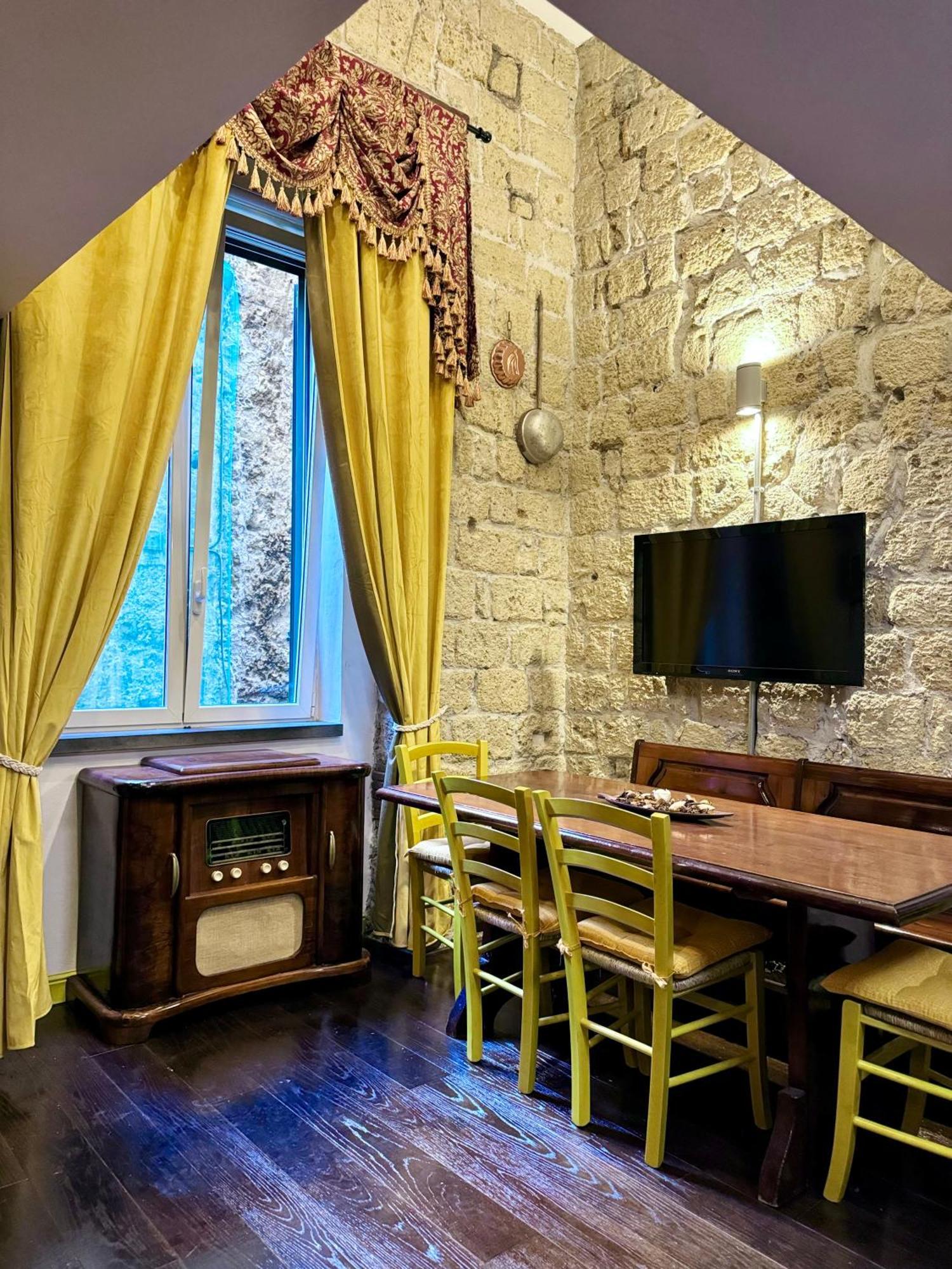 Carlito'S House- Un'Intera Casa Al Centro Storico Daire Napoli Dış mekan fotoğraf
