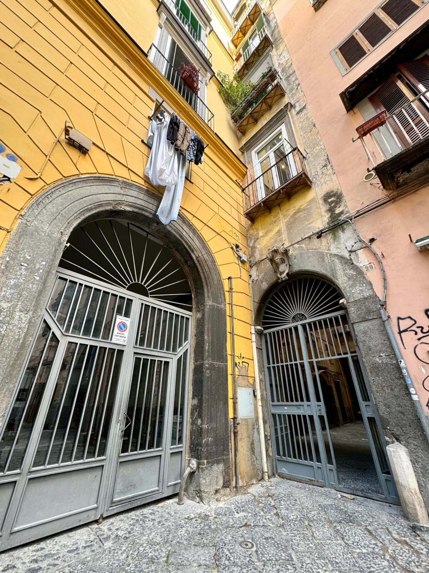 Carlito'S House- Un'Intera Casa Al Centro Storico Daire Napoli Dış mekan fotoğraf